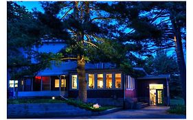 Pine Lodge Muskoka