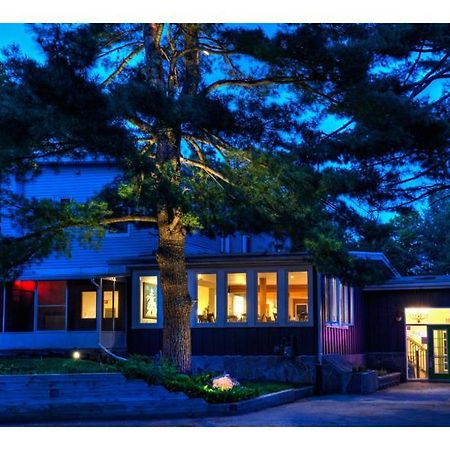 Pine Lodge Muskoka Huntsville Exterior photo