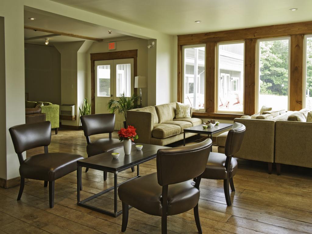 Pine Lodge Muskoka Huntsville Exterior photo
