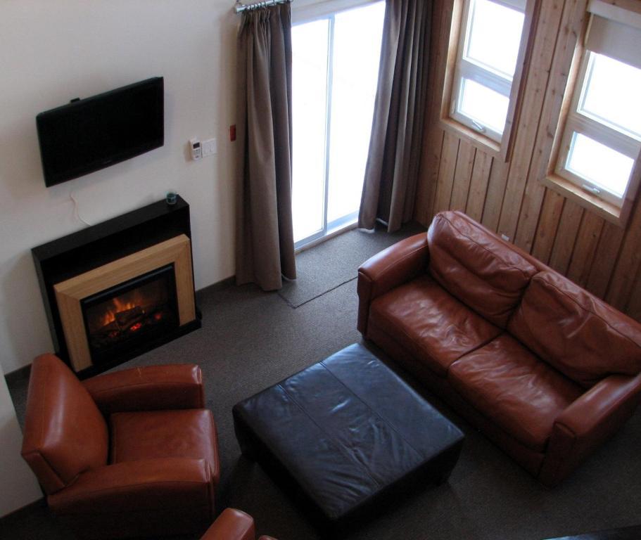 Pine Lodge Muskoka Huntsville Room photo
